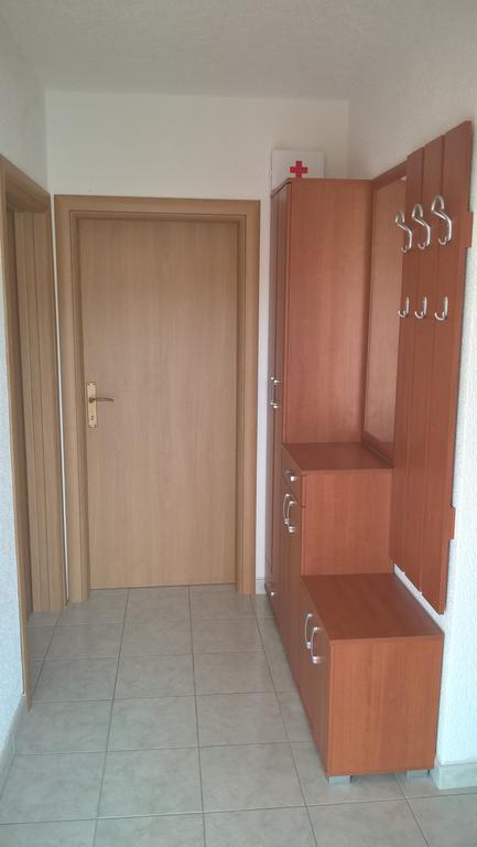 Apartmani Ramljak Marina Buitenkant foto