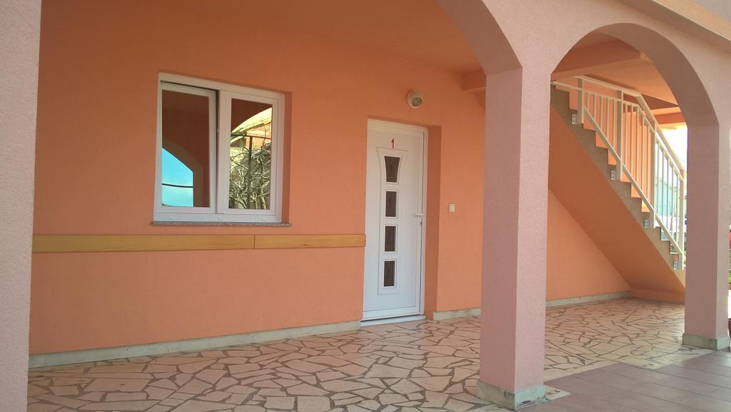 Apartmani Ramljak Marina Buitenkant foto